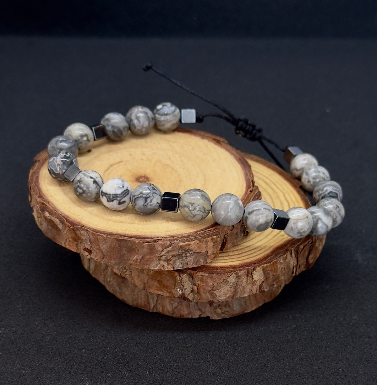 Pulsera gris para hombre hecha de piedras naturales