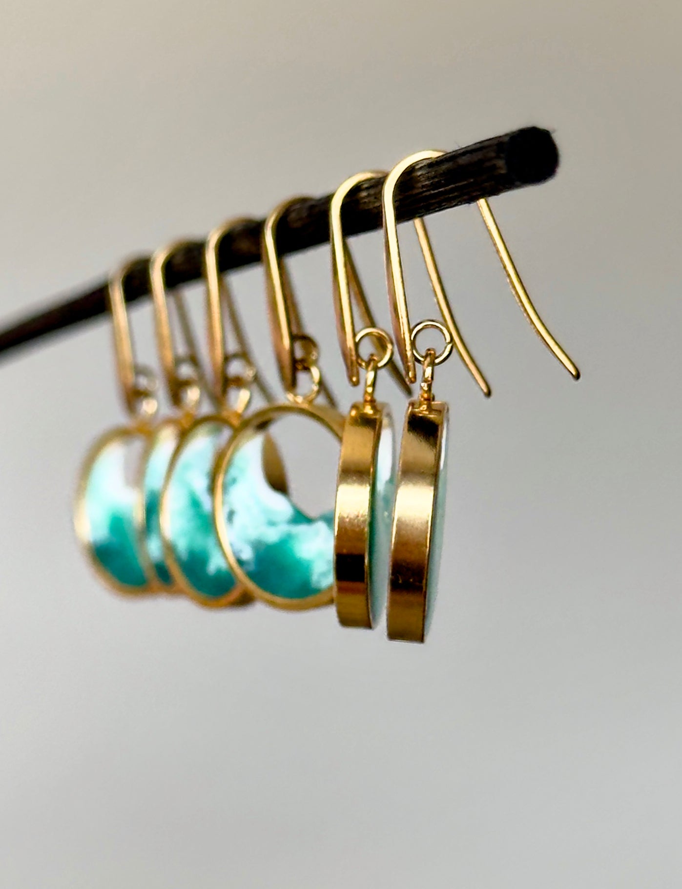 Pendientes de acero inoxidable con diseño de olas
