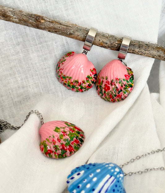 Conjunto de joyas rosas: colgante y pendientes de concha