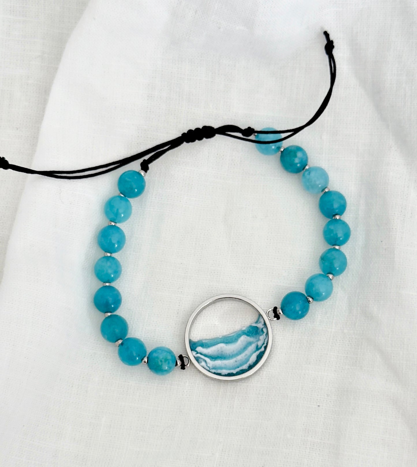 Bracelet with the sea