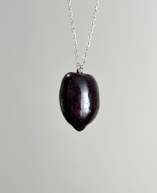 Dijes de aceitunas hechos a mano / Colgantes de arcilla polimérica / Collar de aceitunas de acero inoxidable