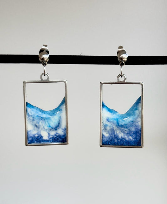 Stainless steel earrings with waves