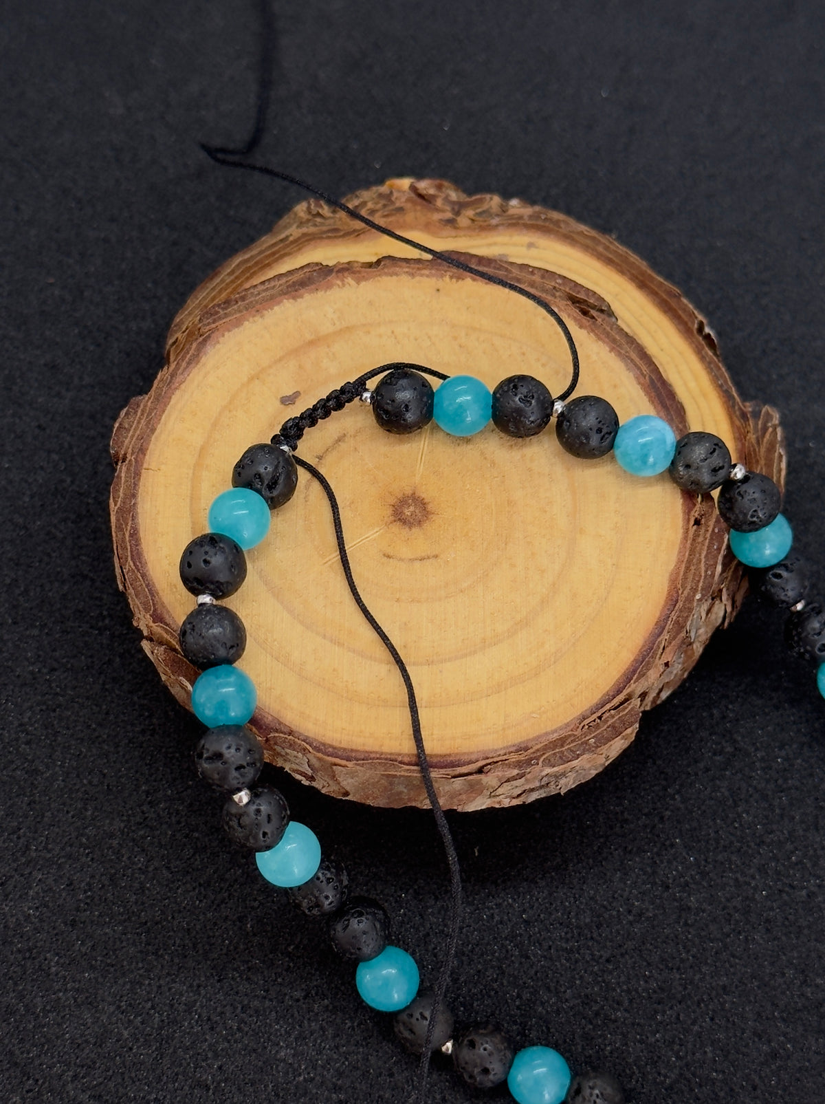 Collar con flores azules