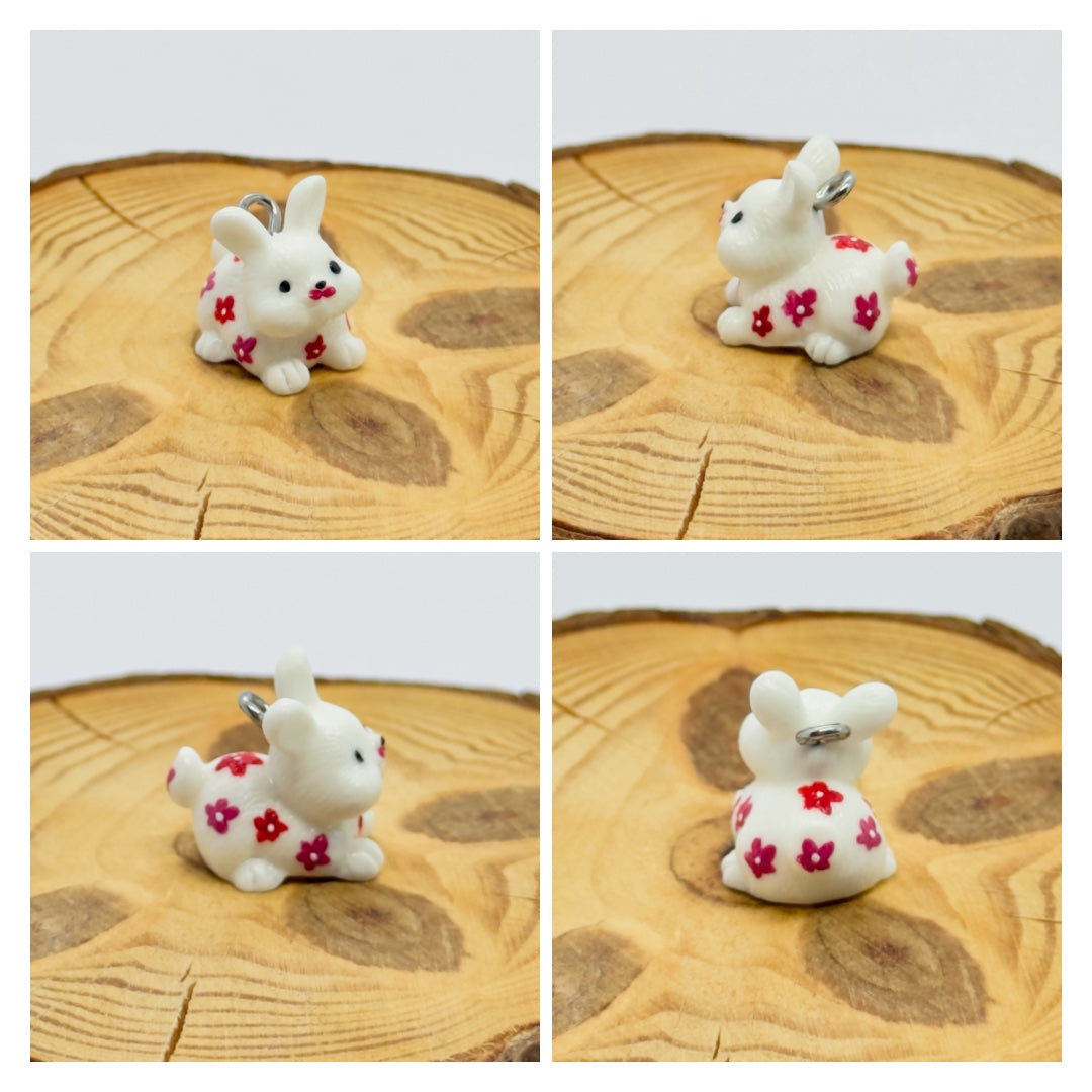 Todos los colgantes con miniatura de animal Conejo y pintura a mano