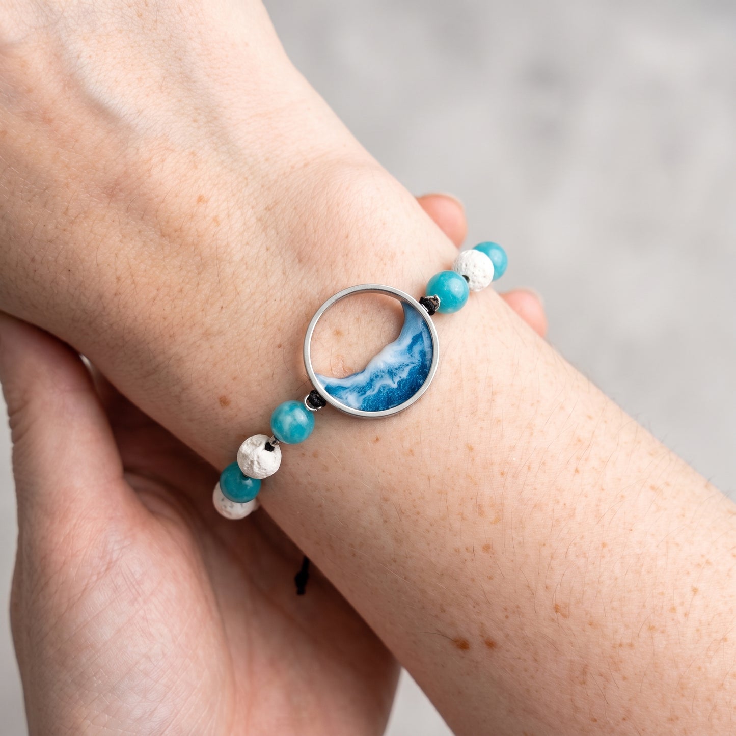 Bracelet with the sea