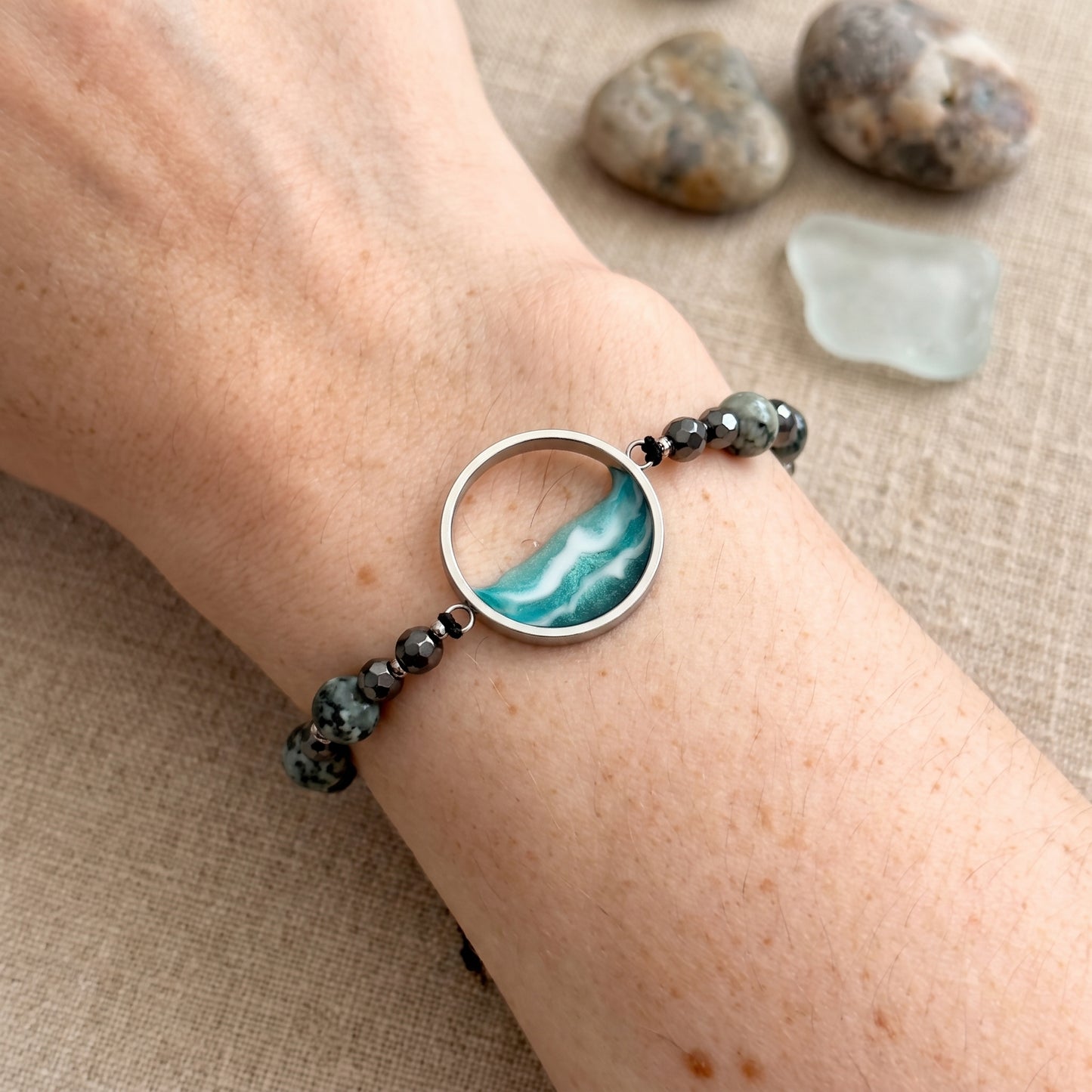 Bracelet with the sea
