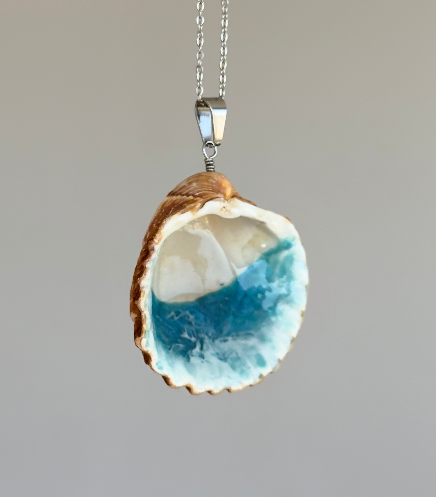 Shell pendants with the sea inside
