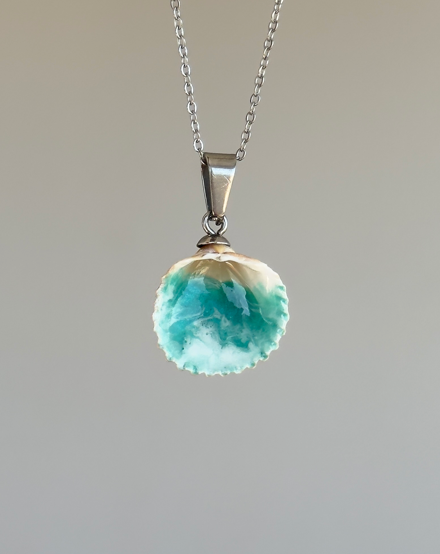 Shell pendants with the sea inside