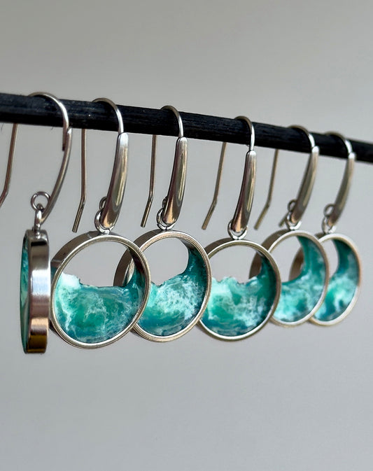 Stainless steel earrings with wave design