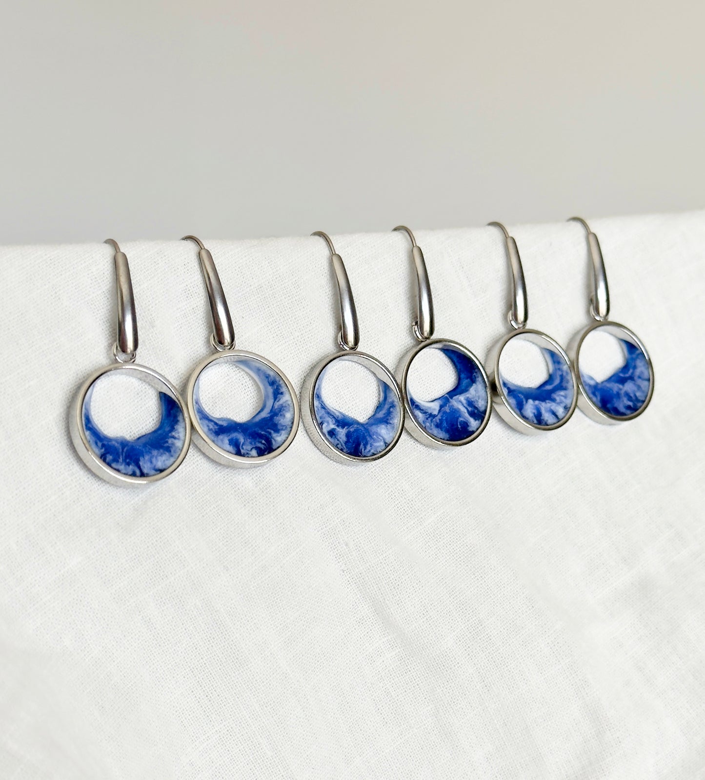 Stainless steel wave-design earrings