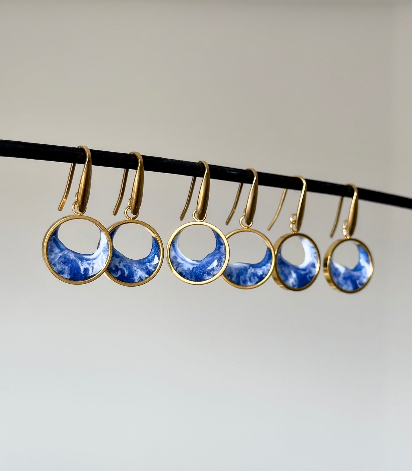 Pendientes de acero inoxidable con diseño de olas