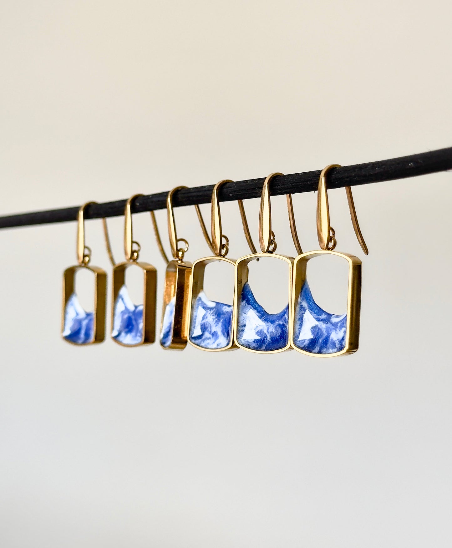 Pendientes de acero inoxidable con diseño de olas