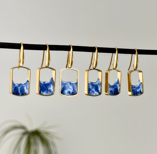 Stainless steel wave design earrings