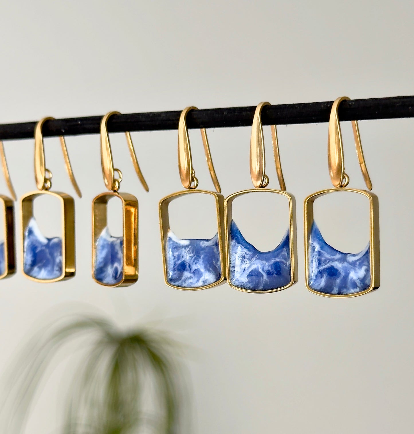 Pendientes de acero inoxidable con diseño de olas