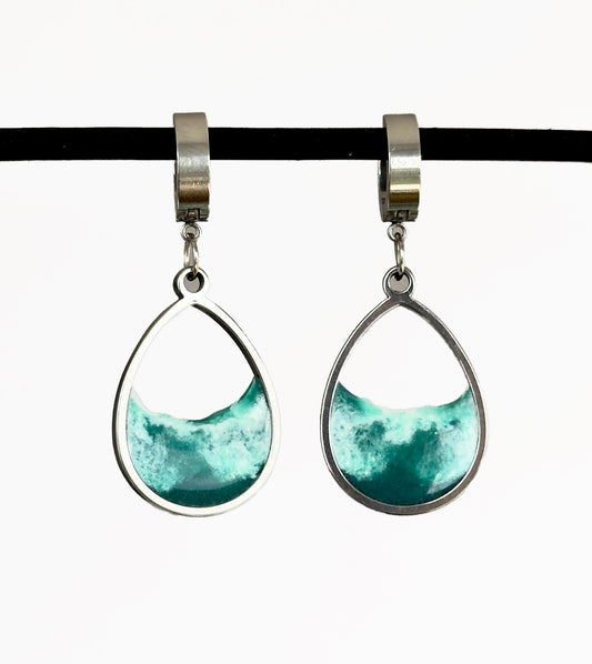 Stainless steel earrings with waves