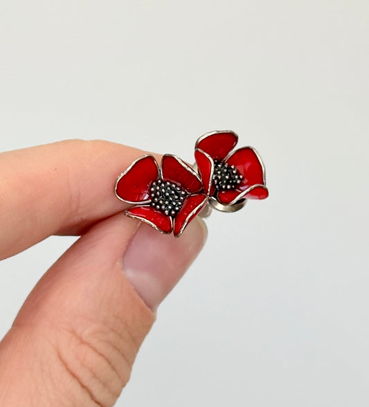 Flower-shaped stud earrings