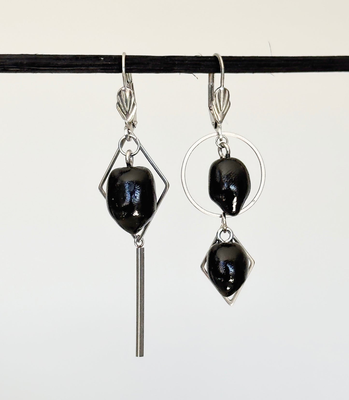 Pendientes con aceitunas negras