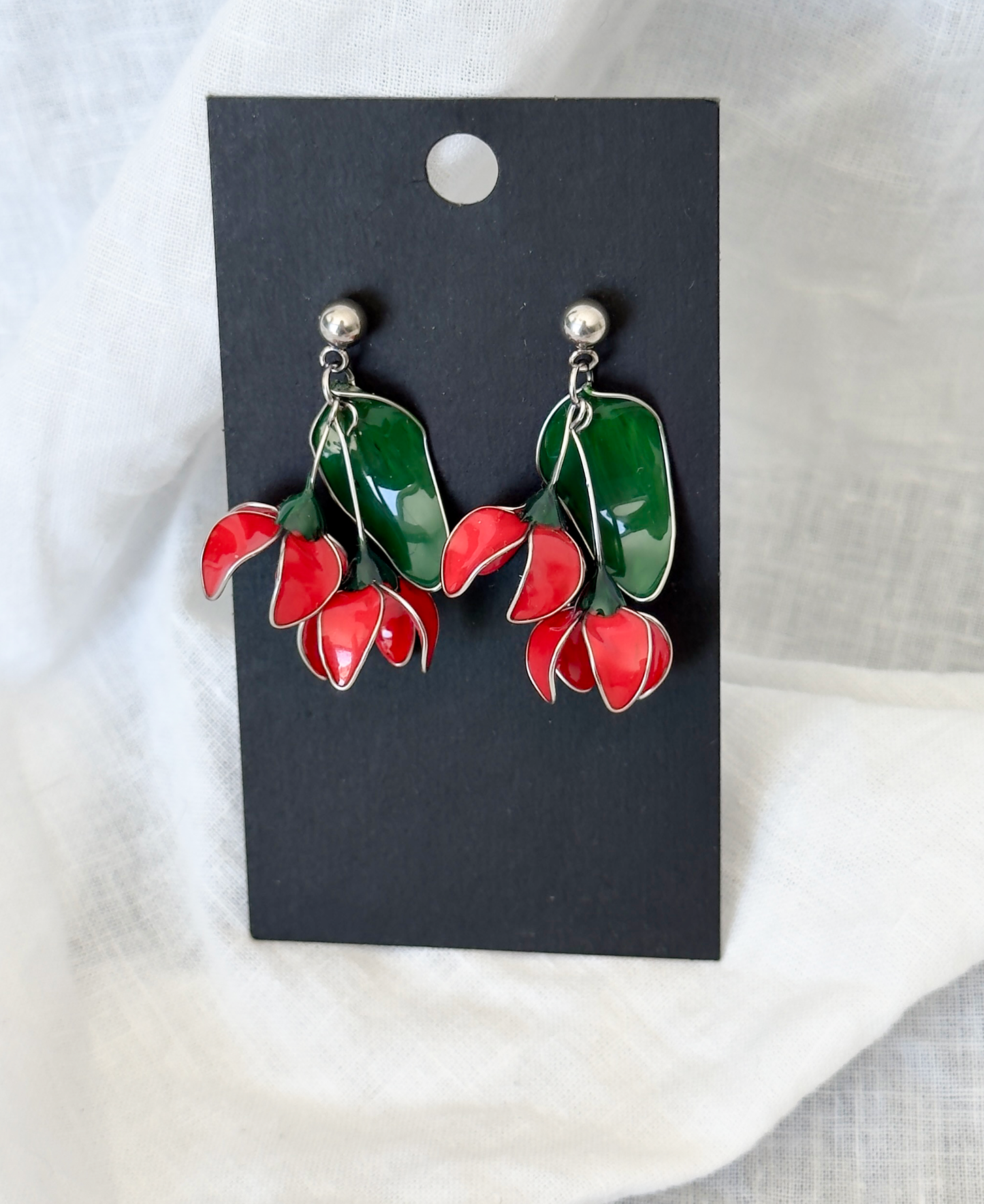 Stainless steel earrings with red flowers