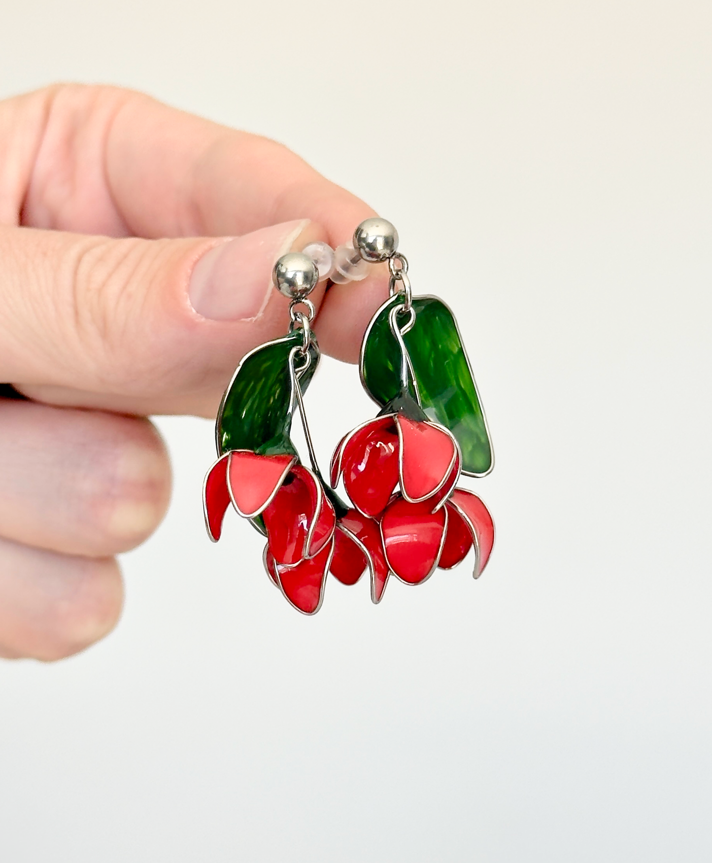 Stainless steel earrings with red flowers