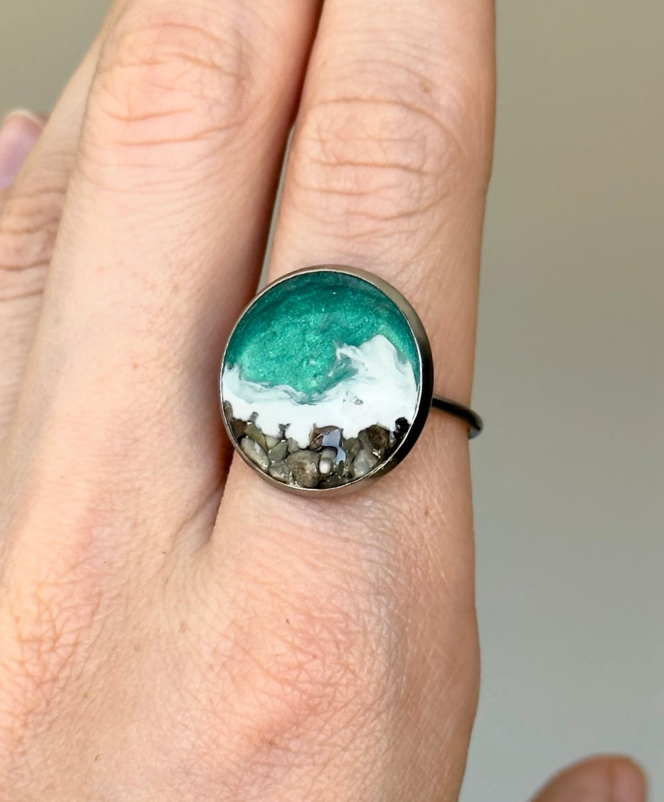 Anillo de acero inoxidable con motivos marinos