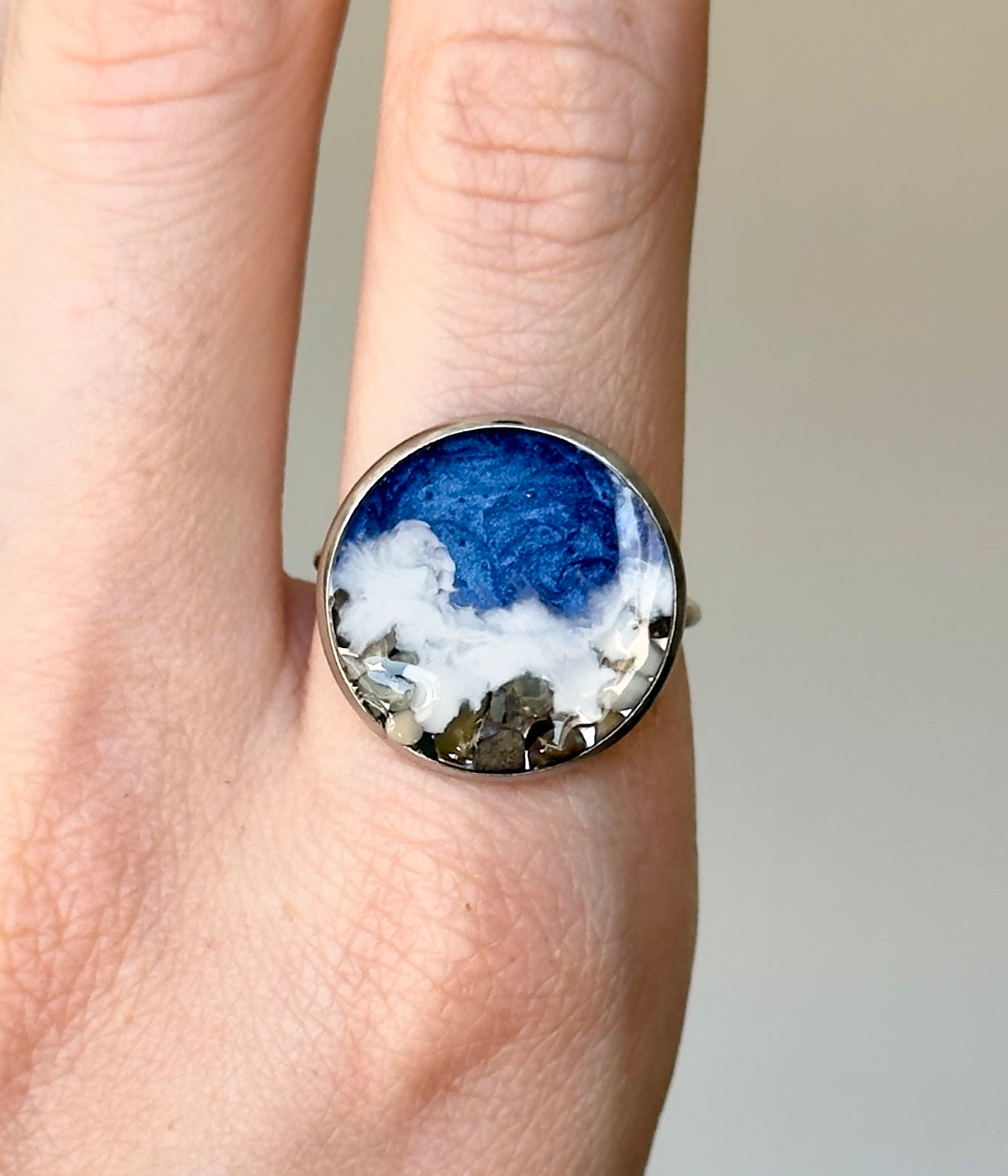 Anillo de acero inoxidable con motivos marinos