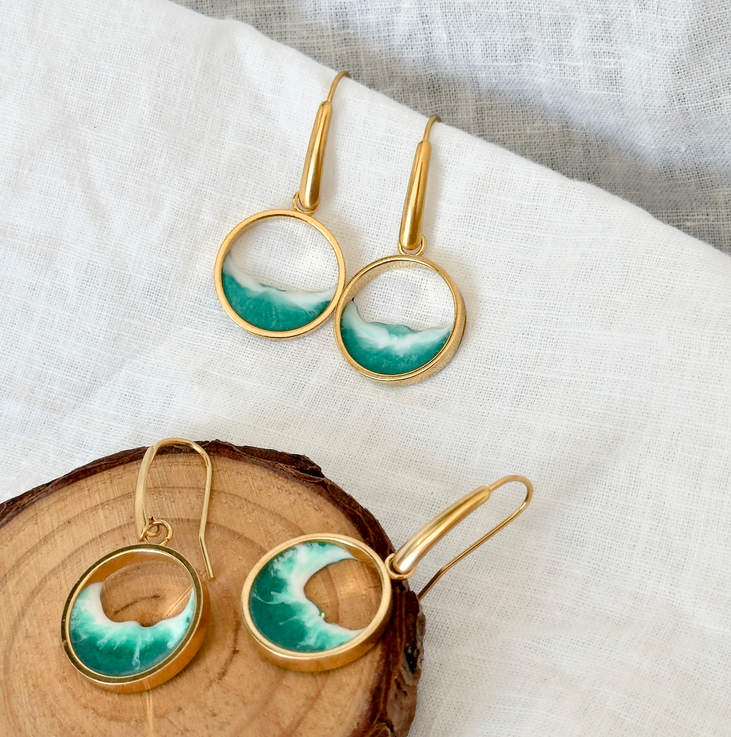 Stainless steel earrings with wave design