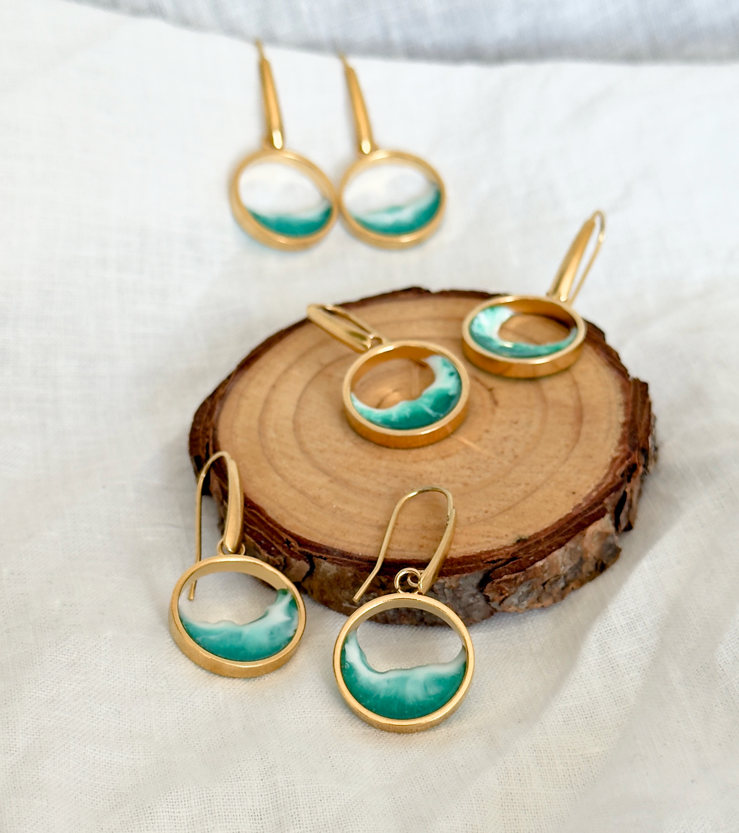 Stainless steel earrings with wave design