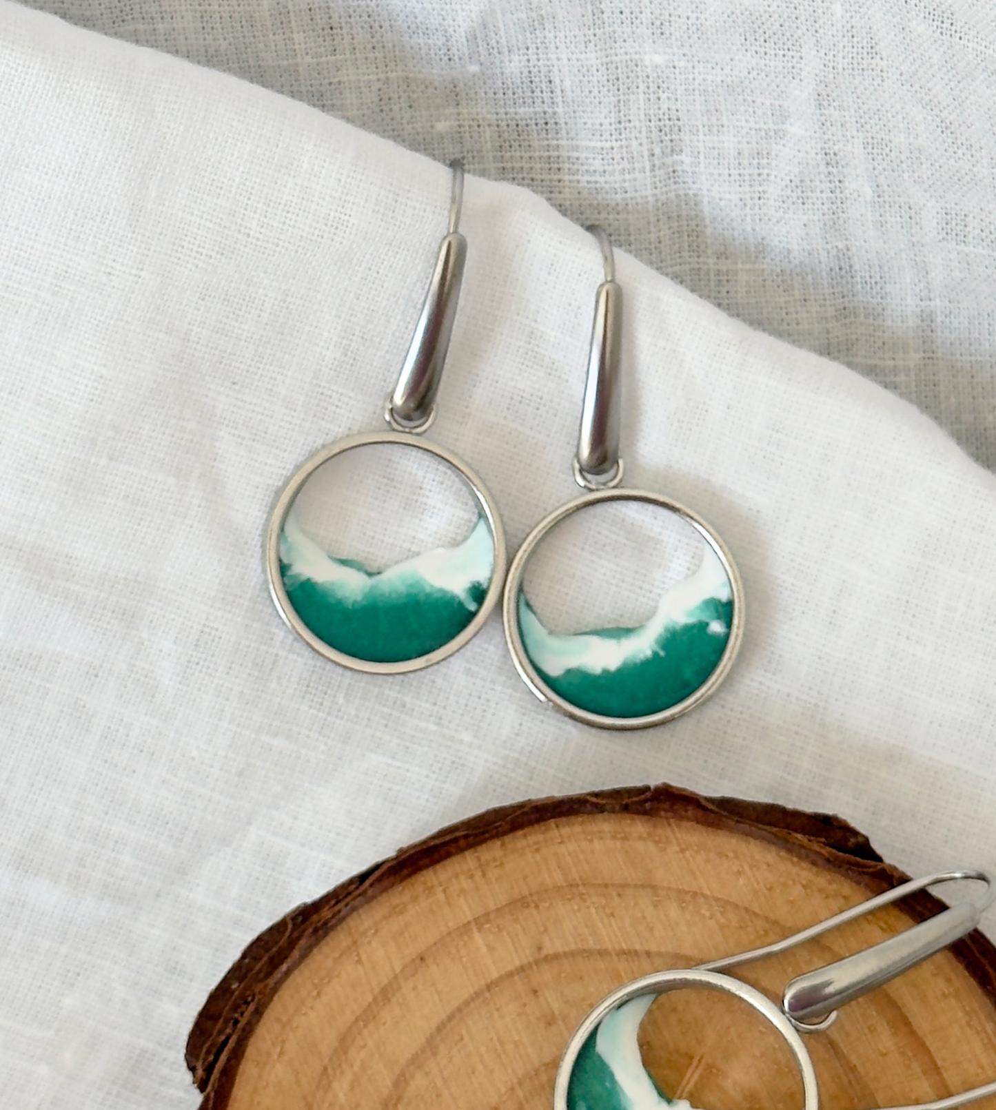 Pendientes de acero inoxidable con diseño de olas