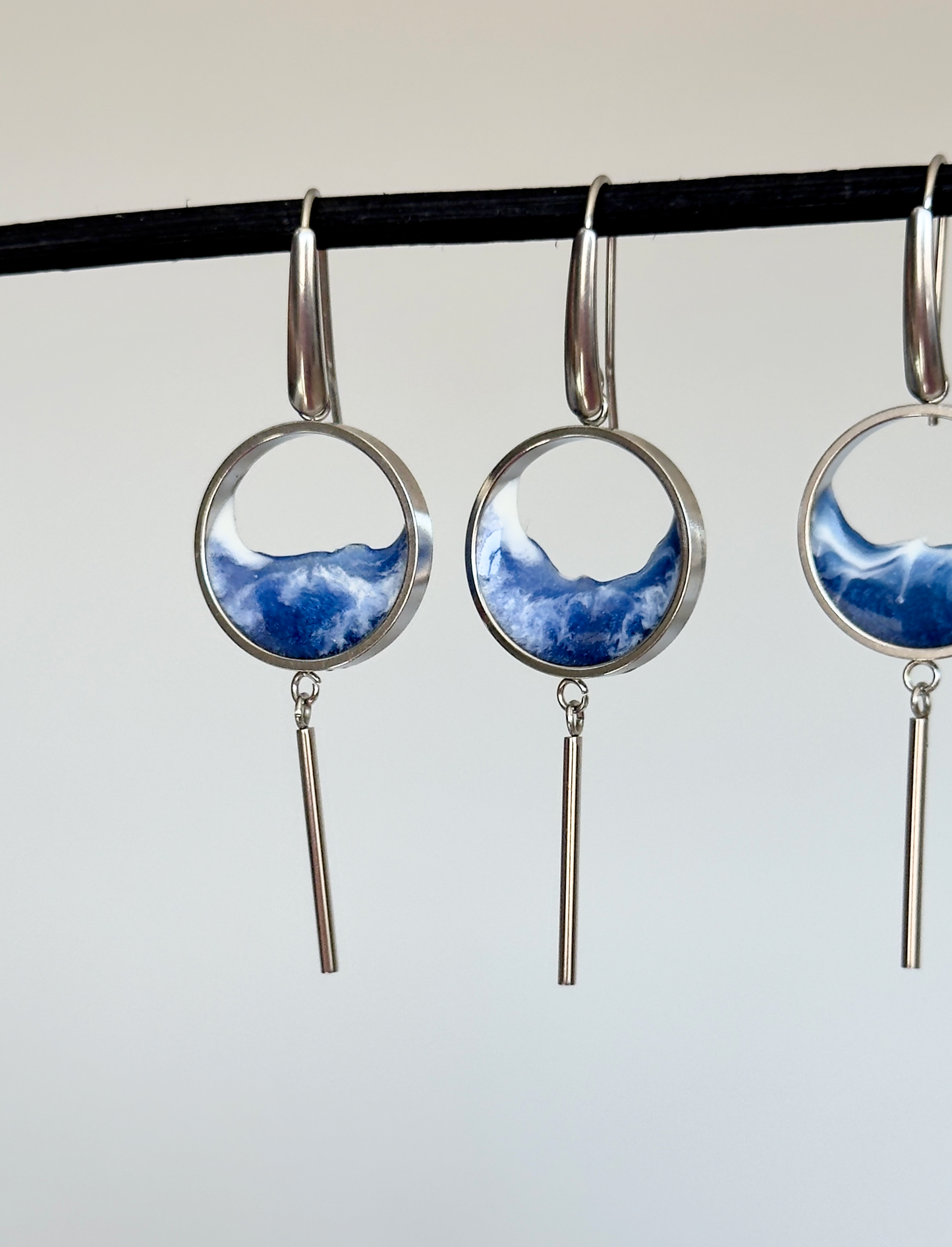 Pendientes de acero inoxidable con diseño de olas