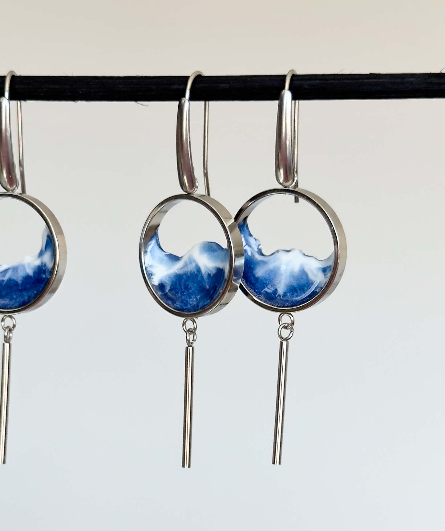Pendientes de acero inoxidable con diseño de olas