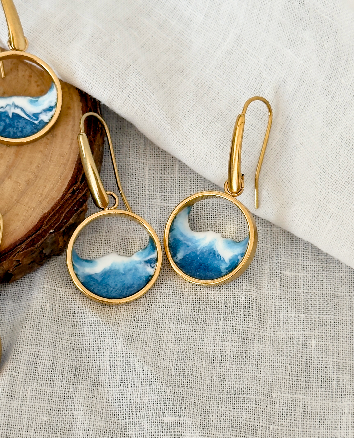 Pendientes de acero inoxidable con diseño de olas