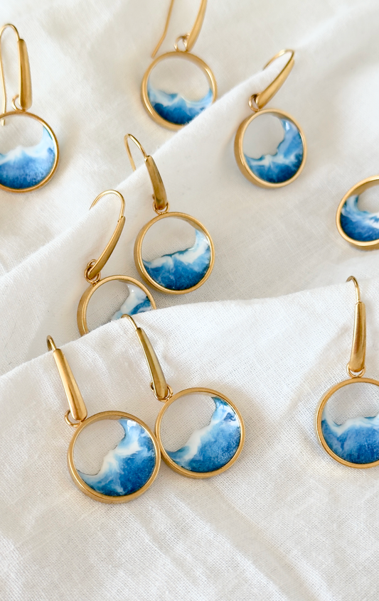 Pendientes de acero inoxidable con diseño de olas