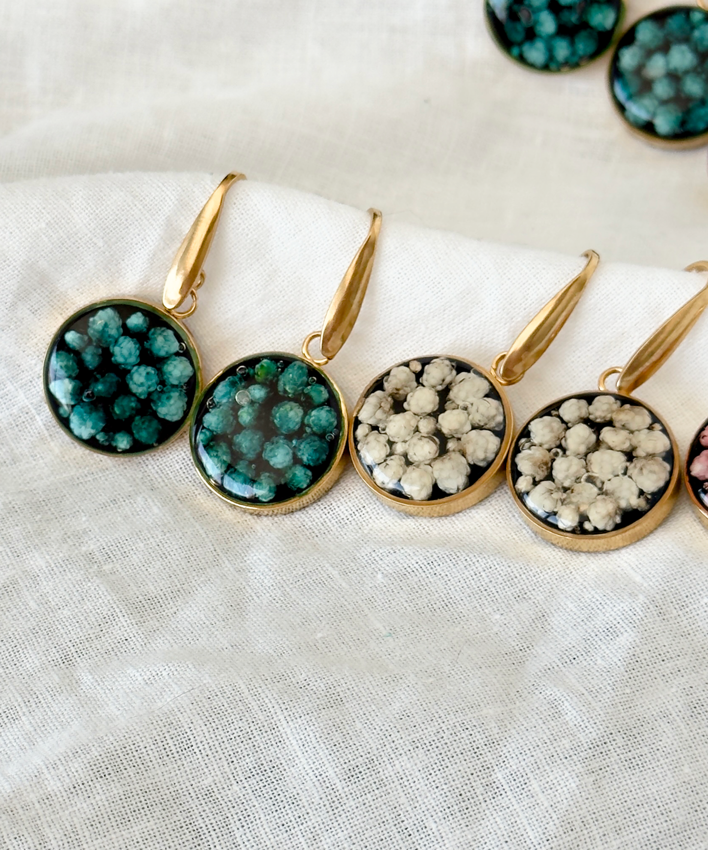 Pendientes con flores naturales