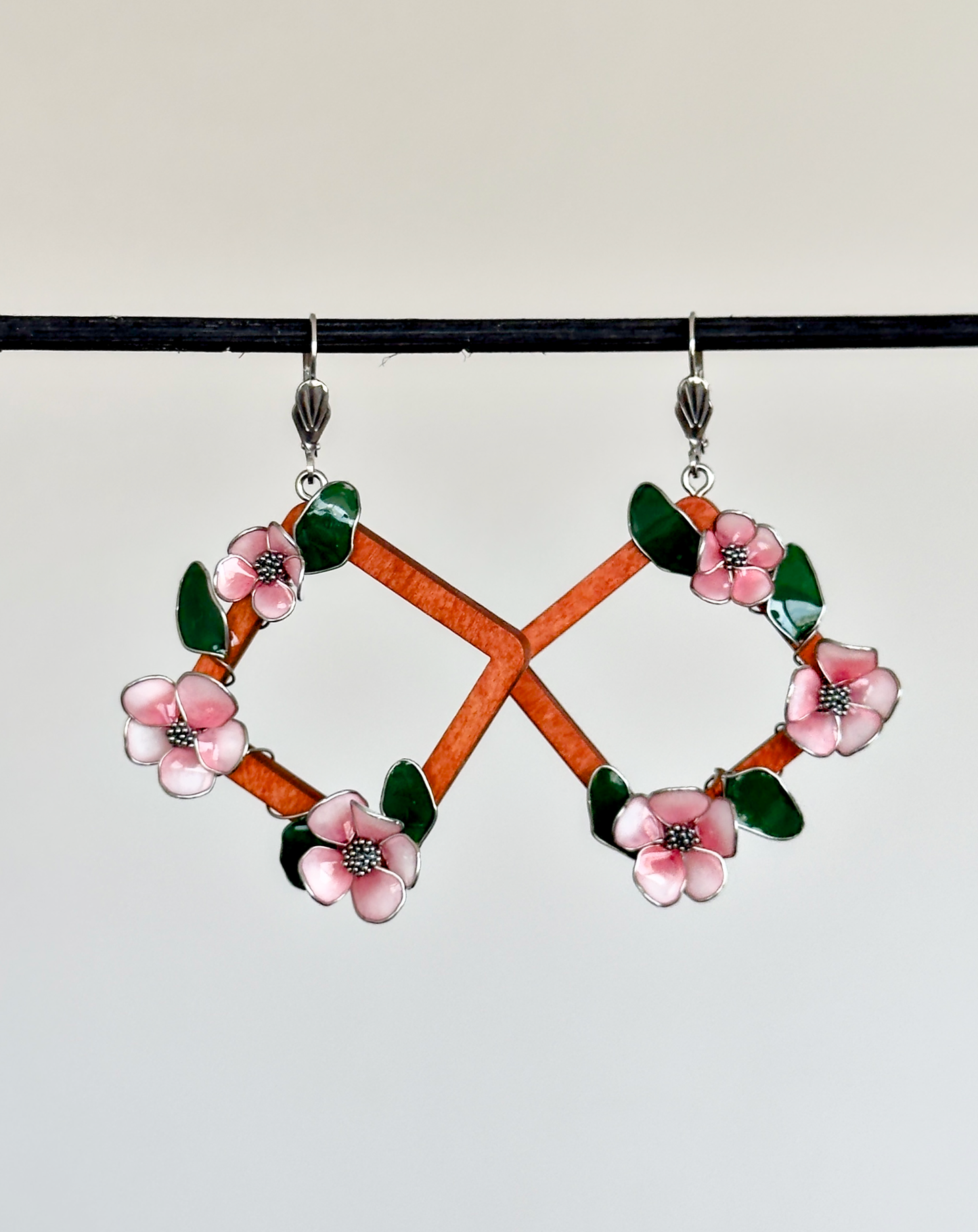 Wooden earrings with flowers