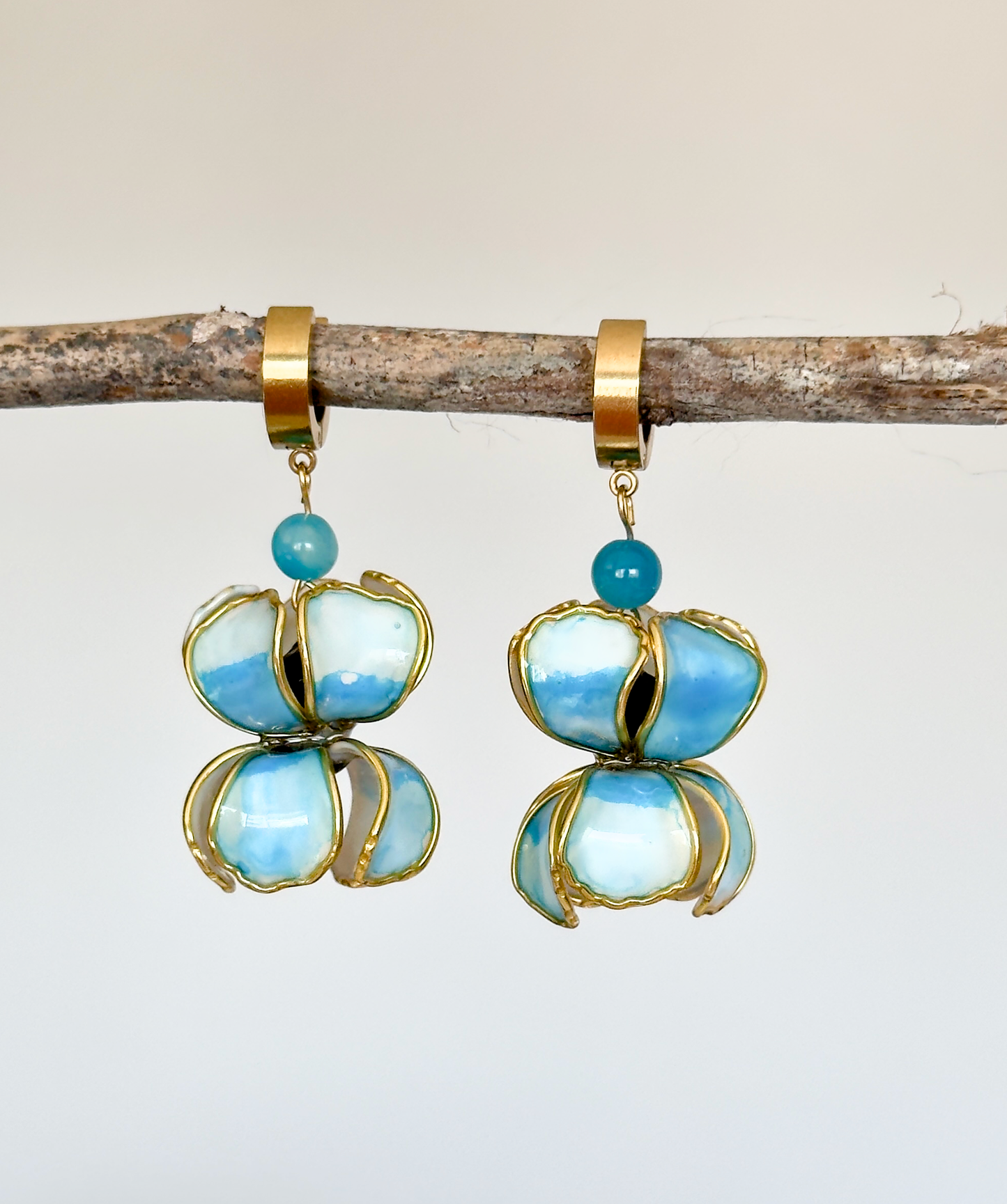 Pendientes con flores en acuarela