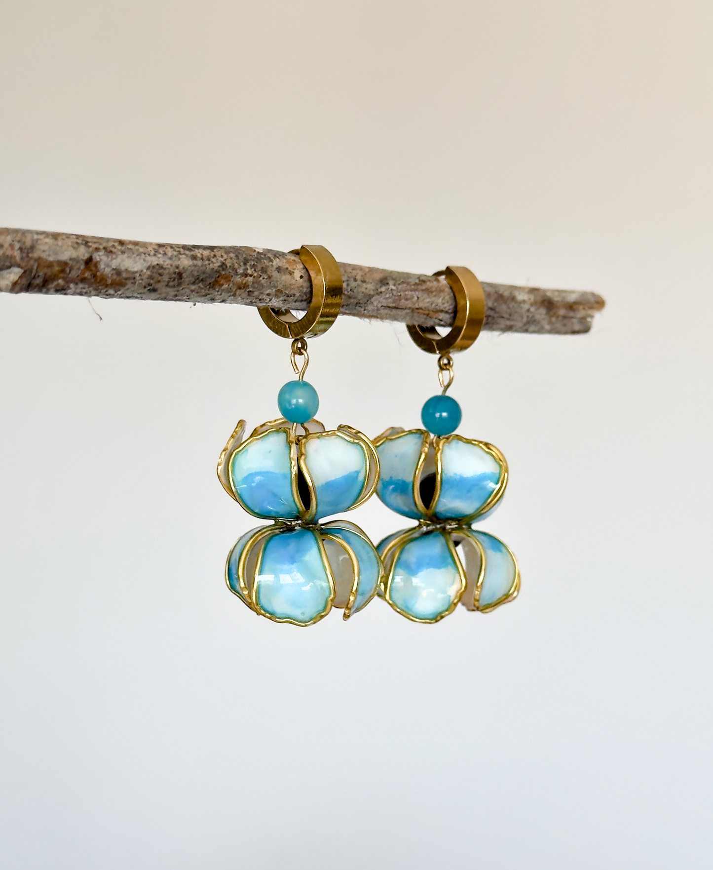 Pendientes con flores en acuarela