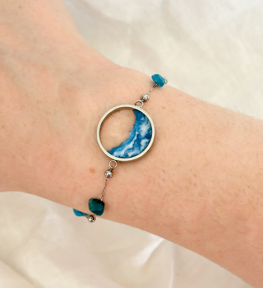 Bracelet with the sea