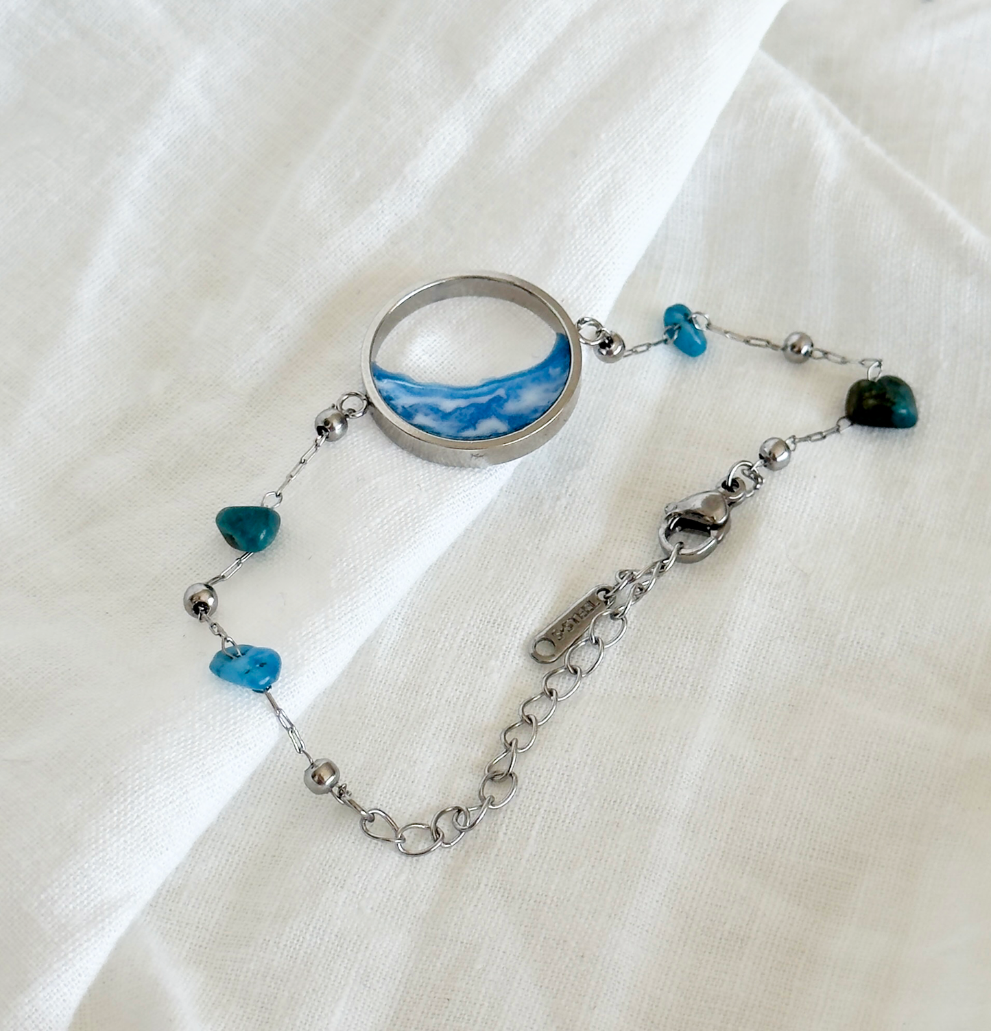 Bracelet with the sea