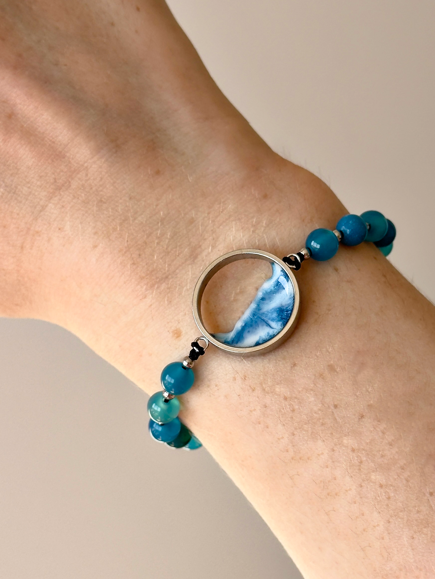 Bracelet with the sea