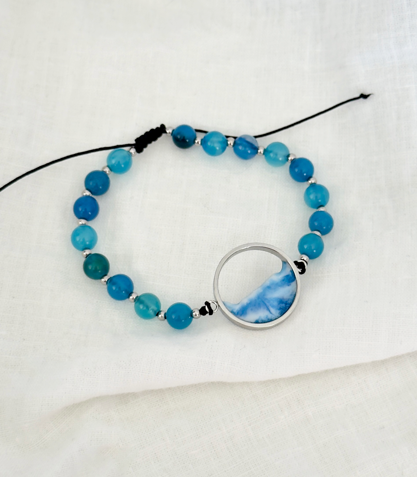 Bracelet with the sea