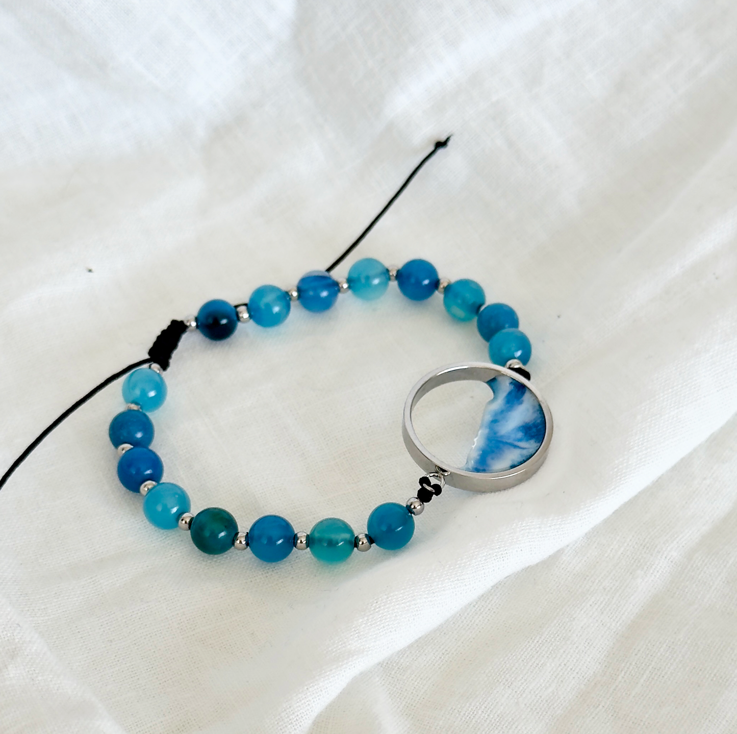 Bracelet with the sea