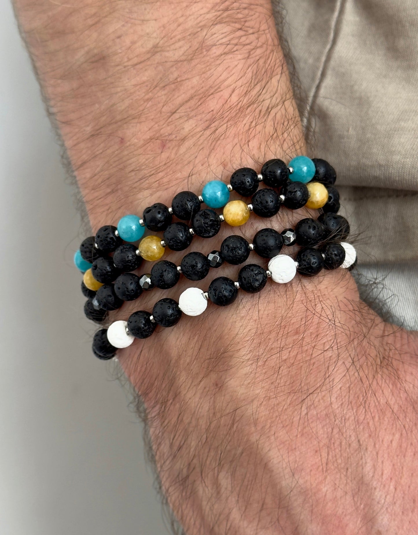 Unisex macrame bracelet with lava stone