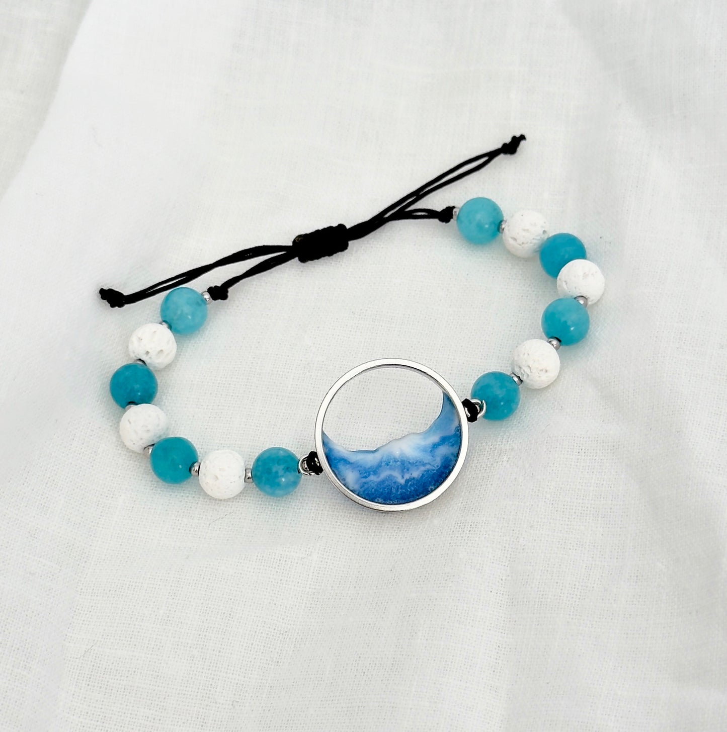Bracelet with the sea