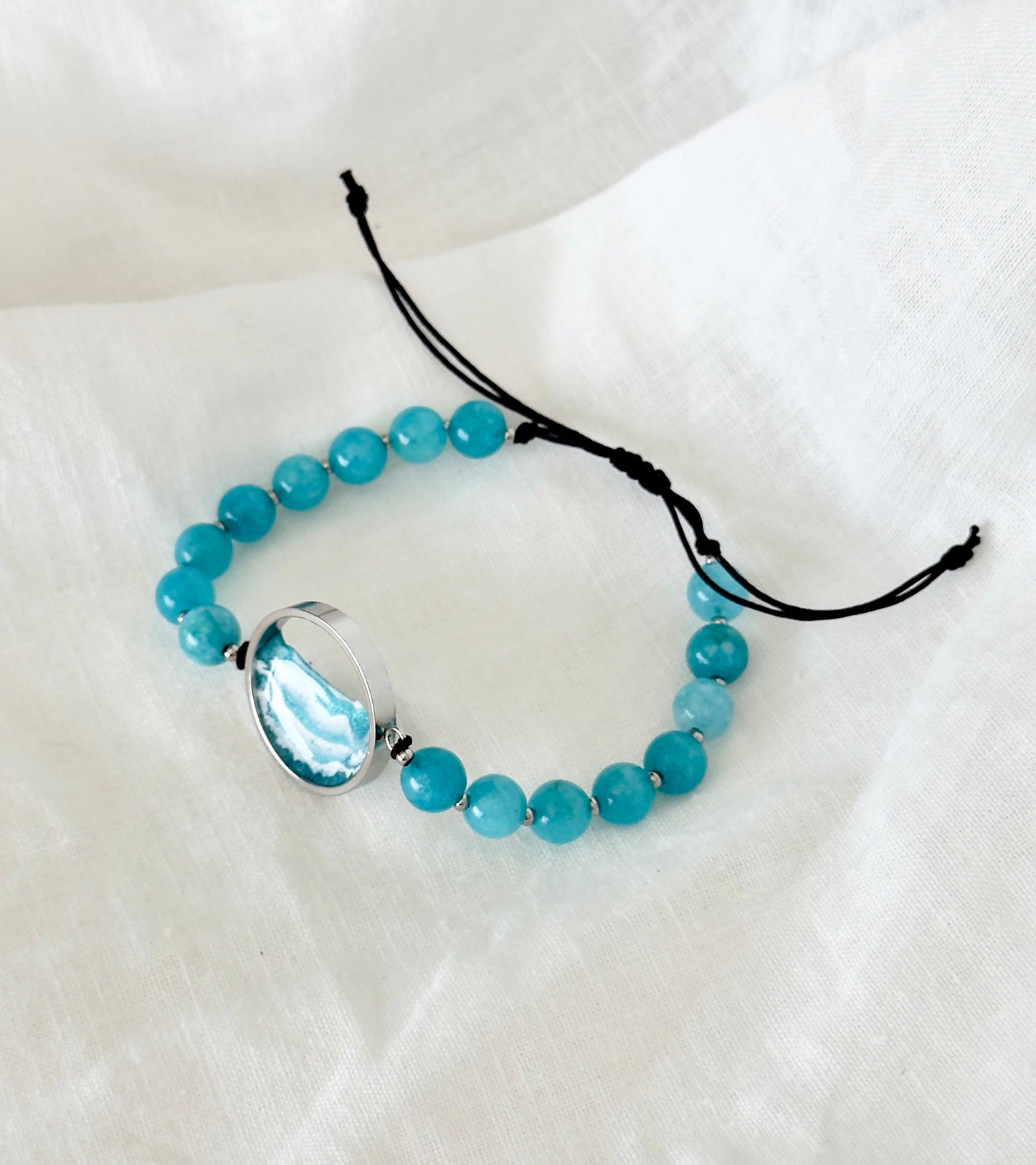 Bracelet with the sea