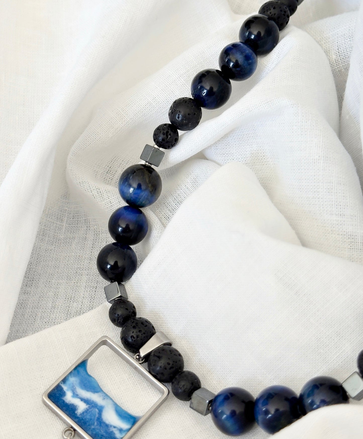 Collar para hombre con piedras naturales