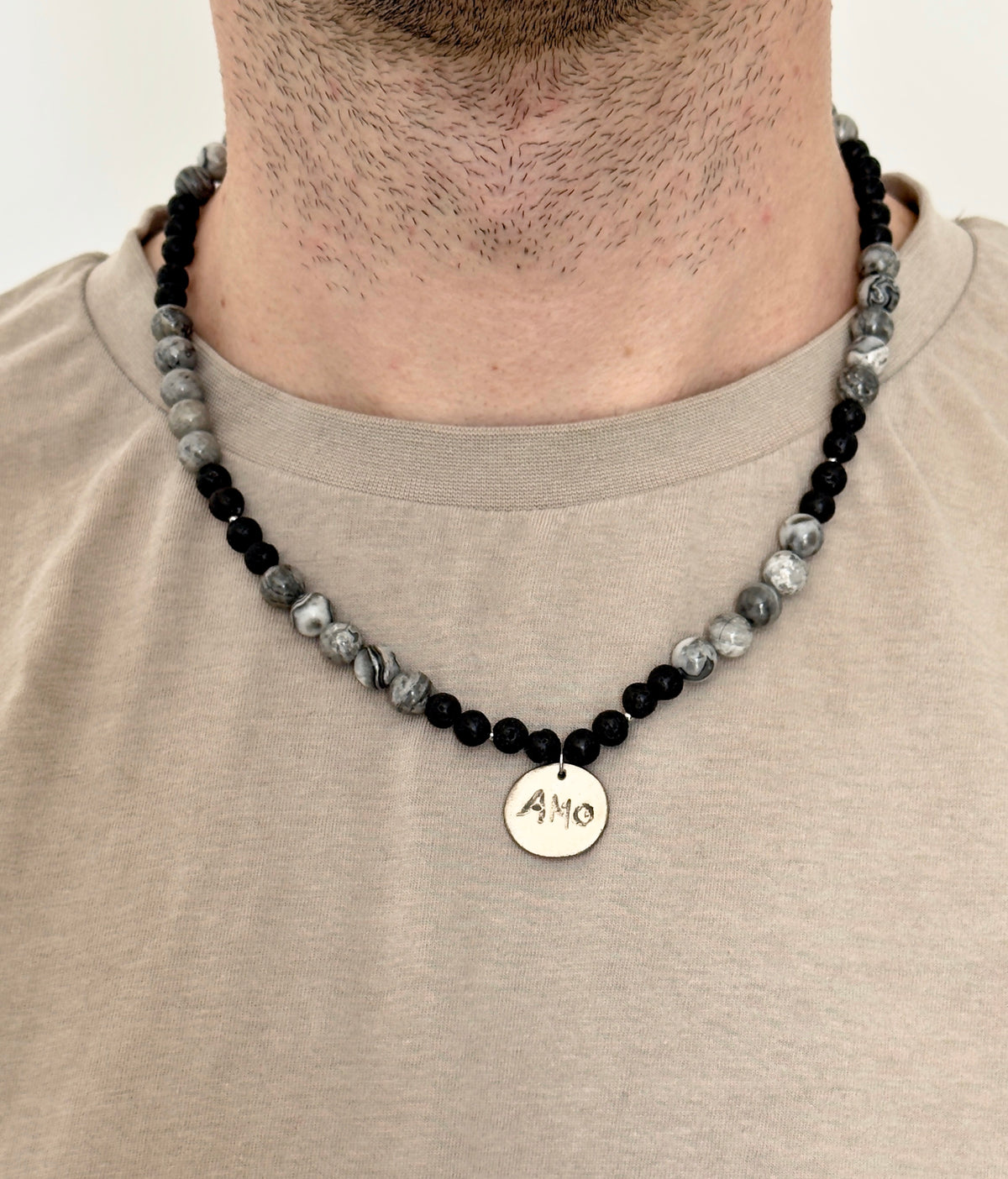 Collar para hombre con piedras naturales "Amo"