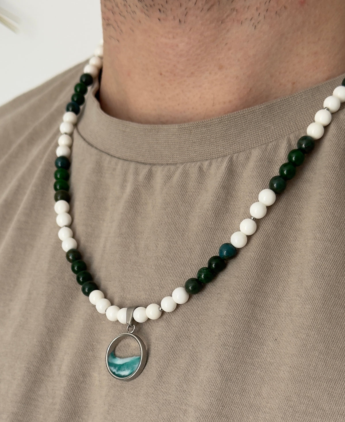 Collar para hombre con piedras naturales