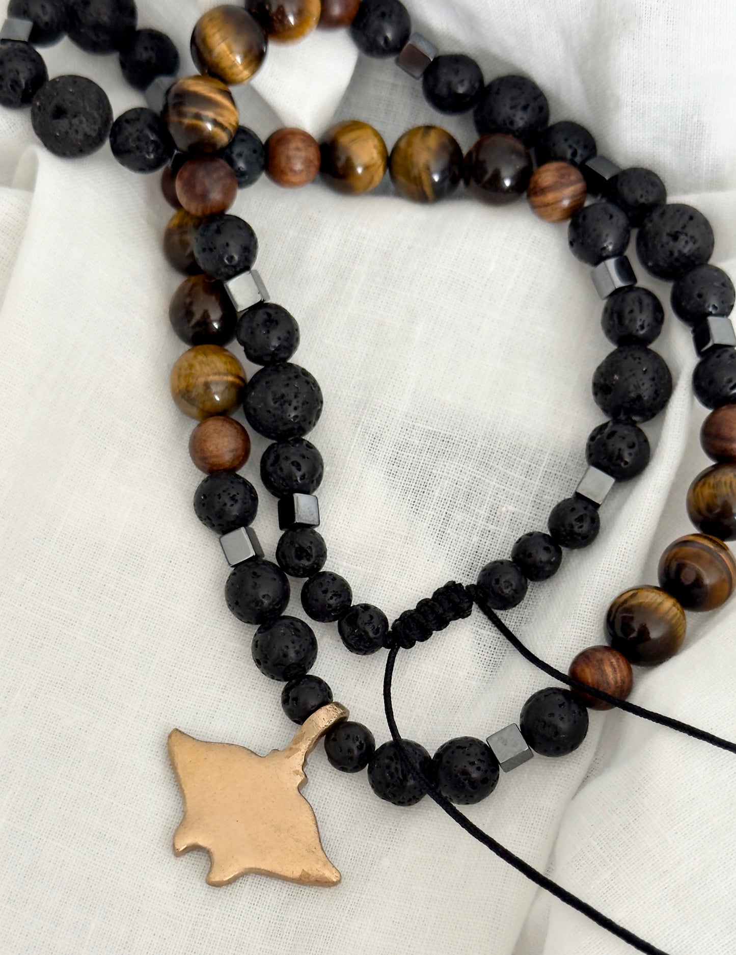 Men's necklace with natural stones and whale pendant