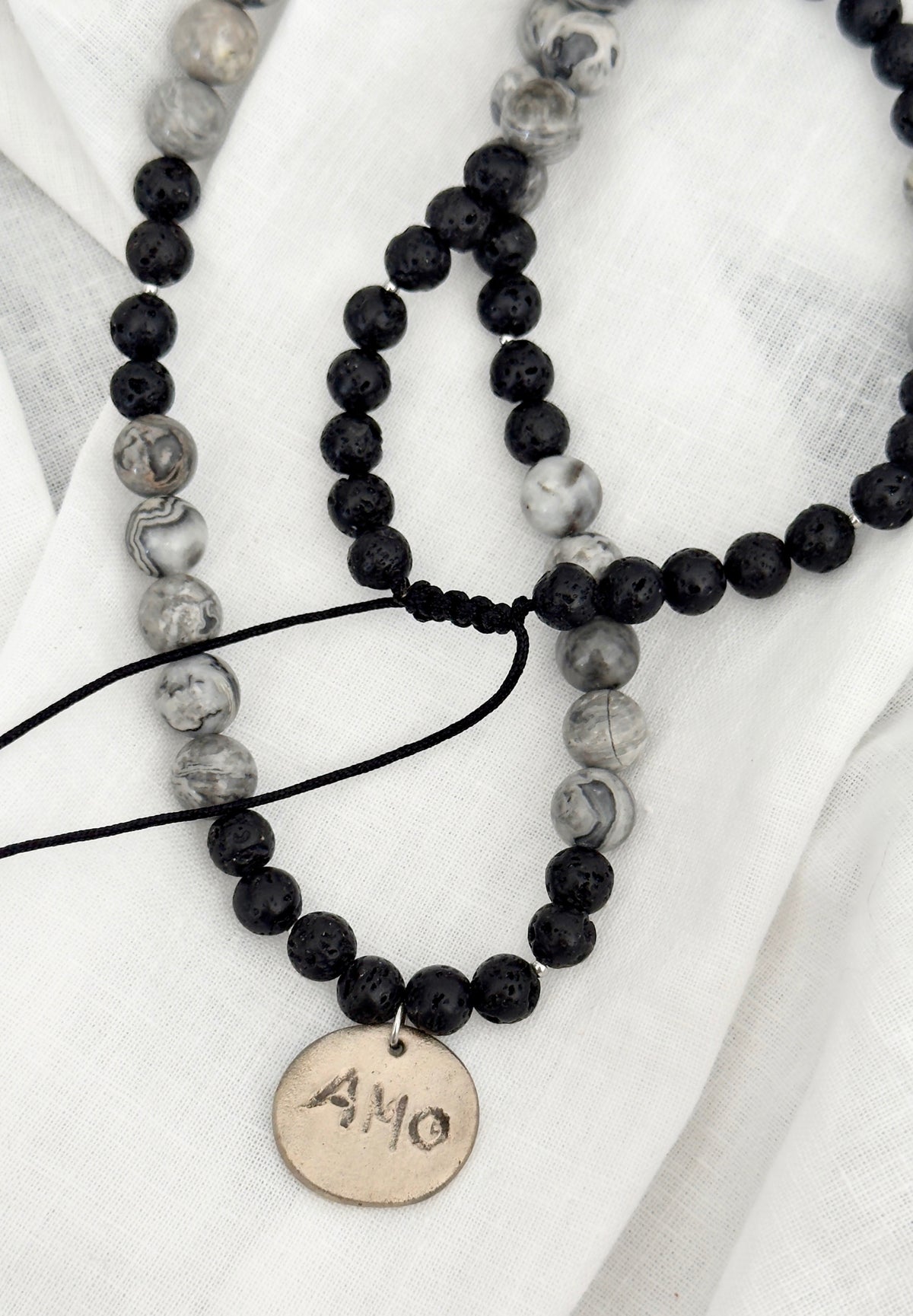 Collar para hombre con piedras naturales "Amo"