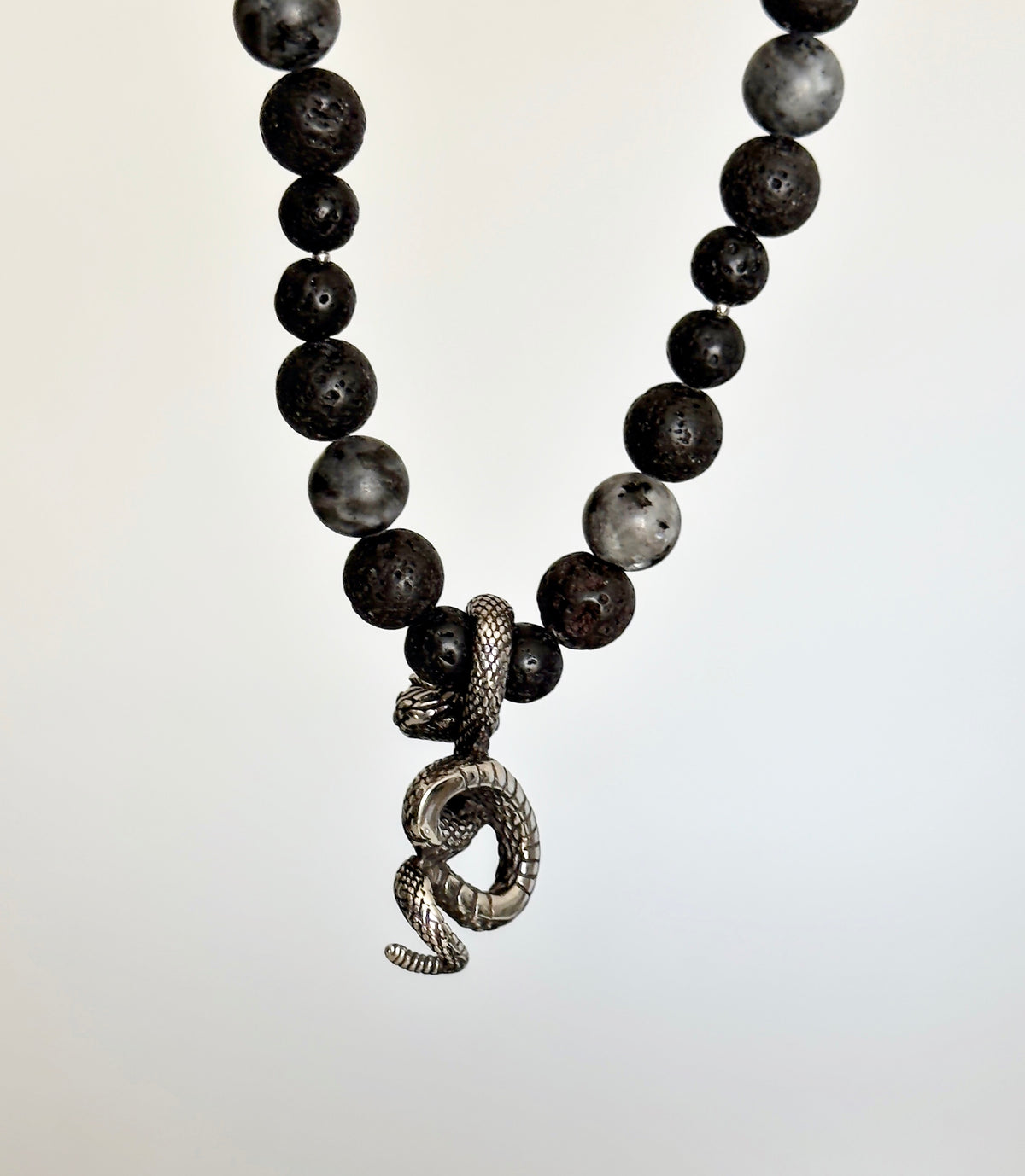 Collar para hombre con piedras naturales